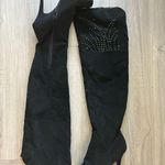 Elevate Your Look: Suede Heeled Knee Photo 8