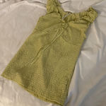 a light yellow textured ruffle tank top 💛 Photo 0