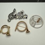 French Horn Musical Instrument, Music Note Brooch Pin Lot Of 4 Photo 0