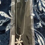 Source Unknown Cubic Zirconia Snowflake Pendant & Chain Photo 0