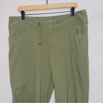 Columbia Women's Advanced Repellency Omni-Shield Green Convertible Pants Photo 3