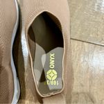 Onyx Women’s Comfort Sneaker Tan White Size 6.5 NWOT Photo 5