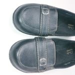 Clarks  8.5M Buckle Slip On Loafers Shoes in Black Photo 3