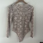 Leith  Stretchy Neutral Snakeskin Long Sleeve Bodysuit V Neck Medium Photo 1