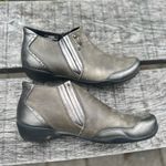 Taos Footwear embellished Gray/Green Ankle Booties Gray Size 9 Photo 5