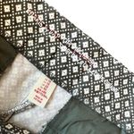 Gap  3in City Khaki Short, Olive Green Floral Print Photo 2