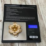 Vintage Unsigned 3D Flower Brooch Photo 3