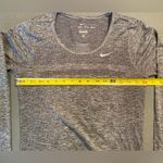 Nike Dri-fit Long Sleeve Work out Tee shirt, thumb holes, size Small Photo 5