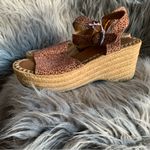 Universal Threads Universal Thread Leopard Print platform sandals Photo 2