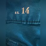 White House | Black Market Turquoise Mid Rise Pret-A-Pedi Straight Crop Pant Photo 6