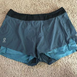 on cloud  Shorts Running Photo 0