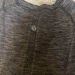 Lululemon Swiftly Tech Short Sleeve Grey Size 6 Photo 2