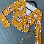 Active USA Long Sleeved Floral Cropped tops Photo 1