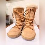 Skechers  suede snow boots with a faux fur trim and wraparound laces. 8US Photo 9