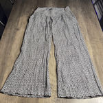 A pea in the pod  Black and White Patterned Wide Leg Pants Photo 0