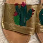 Kate Spade  SANDALS SIZE 7.5 good condition color gold with green and red Photo 9
