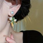 1 Pair Delicate Decor Dangle Zinc Alloy Earrings With Faux Pearl And Flower Desi Gold Photo 3