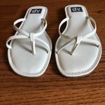 Dolce Vita Jumpie Thong Flip Slide Flats White Sandals Women's Side 8 NWT Photo 3