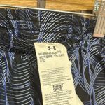 Under Armour Blue Shorts Size Medium Photo 5