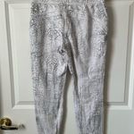 Lululemon Warm Down Jogger 7/8 Length Thread Dye White Black Size 6 Photo 1