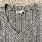 Love Tree Gray Cropped V-Neck Knit Sweater Photo 2