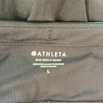 Athleta  RUN WITH IT SKORT Size Large Photo 5