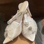 Chic White Rhinestone Embellished Mules Size 8 Photo 3