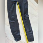 prAna  Grey Rouched Leg Patterned Leggings Size Medium​​ Photo 13