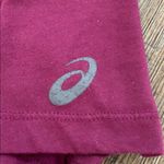 ASICS Short Sleeve V-Neck Wine Tee Small Photo 2