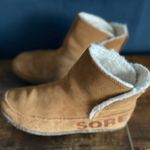 Sorel Tan Boots with Cream Fur Lining Photo 1