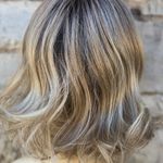 Blonde rooted layers shoulder length wig Photo 2