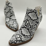 Mysoft Boots Womens 8 Black White Slip on Cutout Mid Heel Booties Western NEW‎ Photo 0