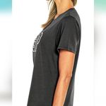 Gap NWT Women's Relaxed Fit Graphic Logo Crew Neck Short Sleeve Black Size Small Photo 4