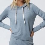 Vuori  Halo Essential DreamKnit Performance Hoodie Blue XS Small Photo 0