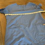 FIGS  Casma Three-Pocket Scrub Top™ Photo 3