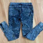 Decree Acid Wash Low Rise Denim Skinny Jeans Photo 5