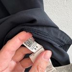 Under Armour  Accelerate Black Slit Back Top Size Medium Photo 5