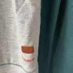 Peace Love World  green thankful shirt size M/L‎ Photo 6