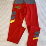 NEW! $78 SCOUT DESIGNS Size LARGE Red Leggings Yellow Gray Chevron Stripes Photo 4