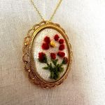 Vintage floral embroidered pendant necklace/ brooch Photo 1