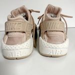 Nike Air Huarache Shoes Photo 2