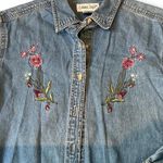 Cabin creek Vintage Denim Floral Embroidered Button Up 100% Cotton Medium  Photo 1