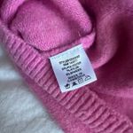 Boutique Pink V Photo 4