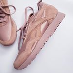 Reebok  Vb Rapide Victoria Beckham In Suede Beige Stone Photo 1