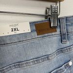 Judy Blue  NWT Denim Jean Shorts Women's 2XL High Rise Medium Light Wash Raw Hem Photo 7