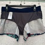 Patagonia Women’s Nine Trail Shorts Blue and Pink Vibrant Design Size M Photo 5