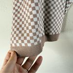 Abercrombie & Fitch Checkered Knit
Scuba Tank Size Medium Tan and White Photo 3