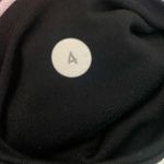 Lululemon SZ 4 black cropped leggings Photo 3