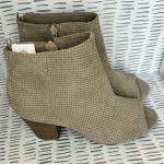 Old Navy  Ankle Perforated Open Toe‎ Heel Bootie size 9 Photo 3
