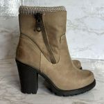 Steve Madden  ladies sweater ankle boots size 7.5 M chunky block heel Photo 3